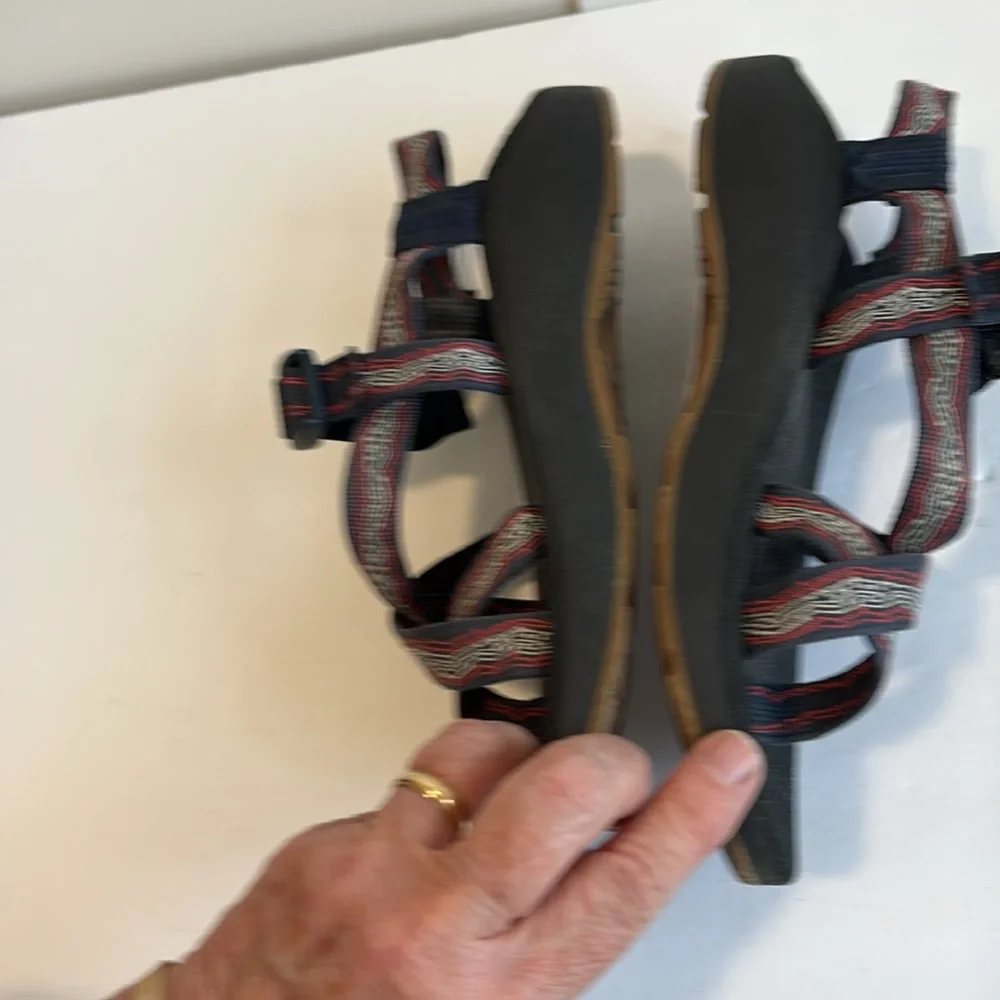Unisex Chaco Toe Ring Sandals